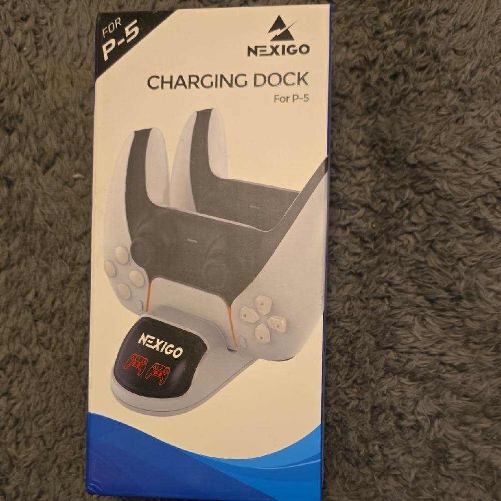 Charging Dock for P-5 - Black and White